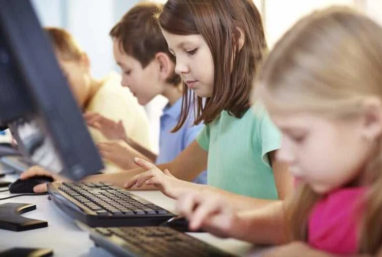 Как легко и эффективно научить ребенка пользоваться компьютером: полезные советы и рекомендации