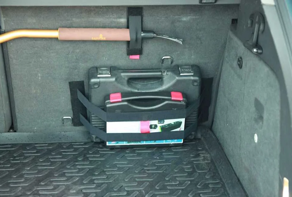 Как не перегружать багажник инструментами