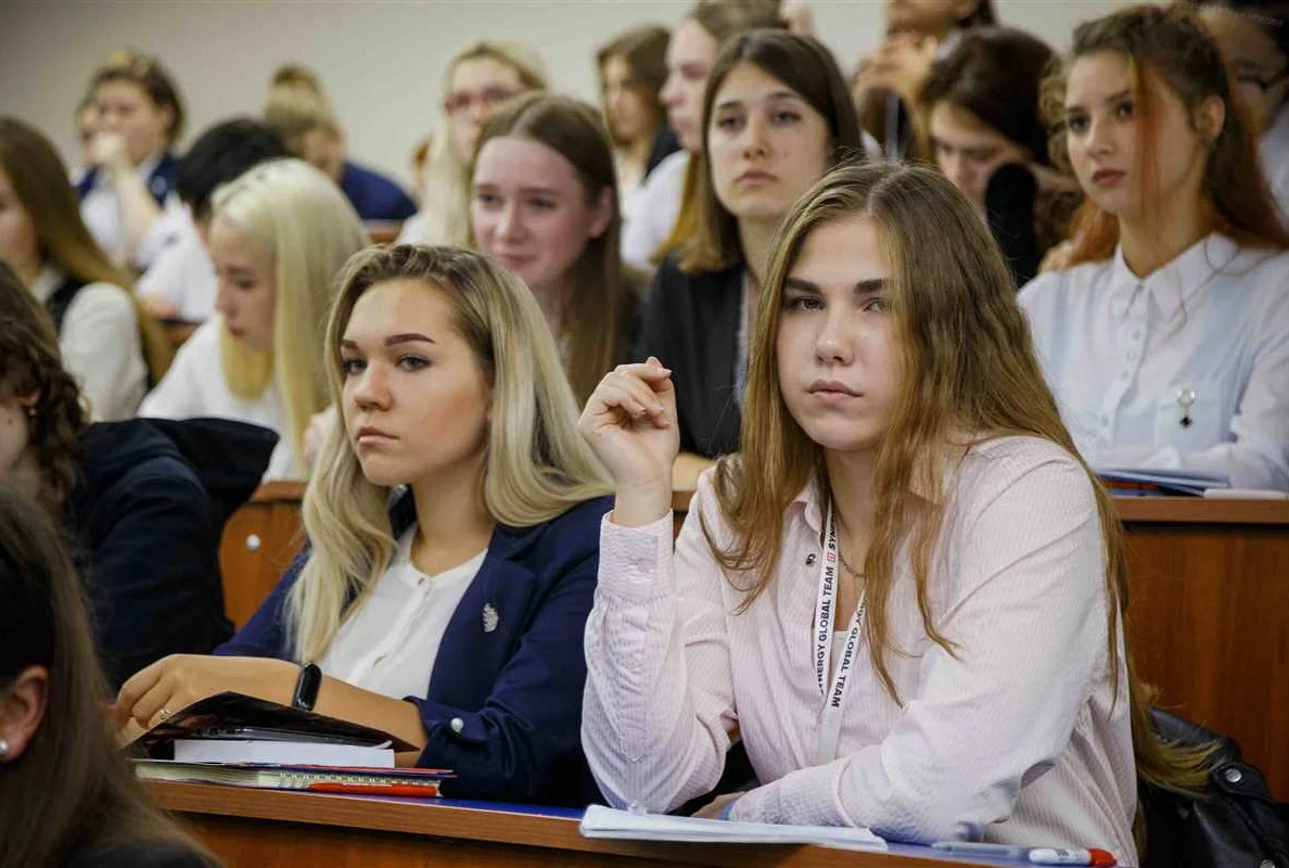 Выбор университета: куда поступить с ЕГЭ по русскому и математике?